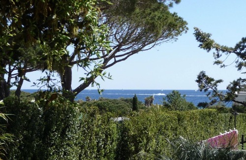 Ramatuelle House | 400m from the beach, garden level with 1.250 m2 of enclosed land