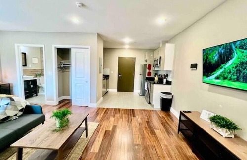 Logan Square Apartment | 402 Stylish luxe Apt at center city self check-in