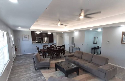 Central Oklahoma City Apartment | [ 4023 B]Private Bedroom Suite Communal House near Integris, One mile from Integris/Baptist Medical