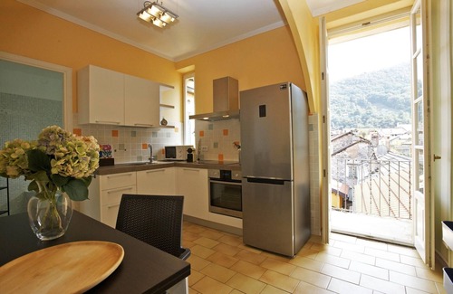 Cannobio Apartment | 4½-room corner maisonette in a central, quiet location with a magnificent roof terrace