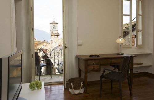 Cannobio Apartment | 4½-room corner maisonette in a central, quiet location with a magnificent roof terrace