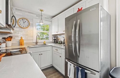 York Beach House | 41 Highland Ave – A Classic Coastal Retreat in the Heart of the Nubble