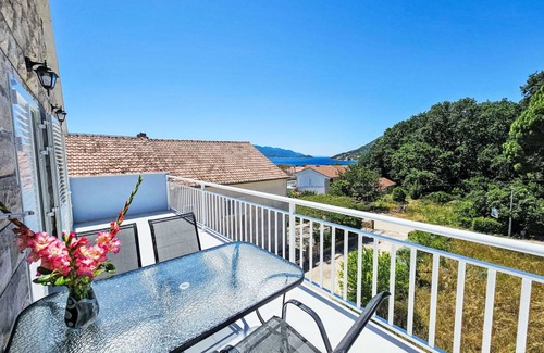 Cove Tri Zala (Zrnovo) Apartment | 41 m² Apartment ∙ 2 bedrooms ∙ 4 guests