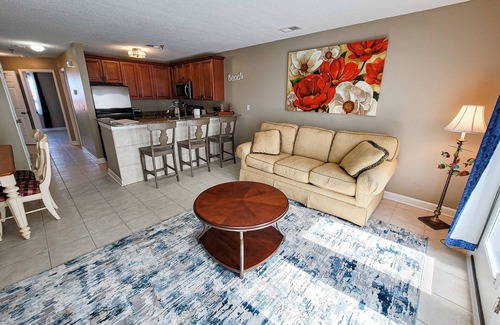 North Topsail Beach Condo | 411-B Villa Capriani: Ocean Views & Beach Bliss!