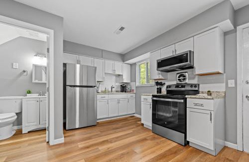 St. Charles Apartment | 411 San Juan Recently Renovated 2 Bedroom TownHome