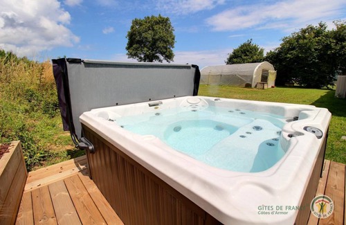 Plourhan House | 416 m² Gîte ∙ 10 bedrooms ∙ 25 guests