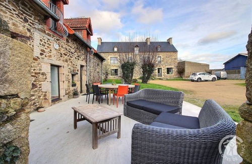 Plourhan House | 416 m² Gîte ∙ 10 bedrooms ∙ 25 guests