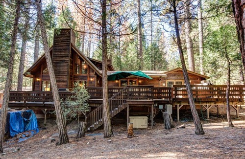 North Wawona Ski Chalet | 41A Cedar Chalet