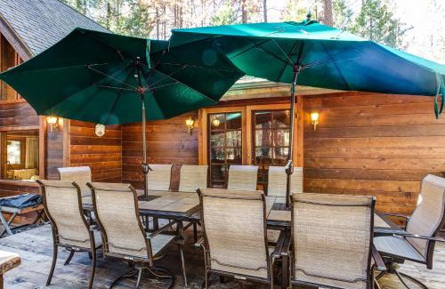North Wawona Ski Chalet | 41A Cedar Chalet