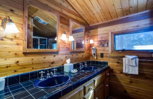 North Wawona Ski Chalet | 41A Cedar Chalet