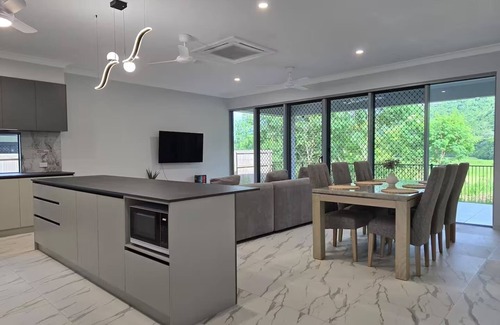 Redlynch Villa | 41RedPebble Brand New 2 Bedroom Villa in Redlynch Cairns QLD