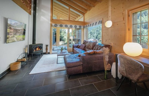 Saleinaz Ski Chalet | 420 m² Chalet ∙ 7 bedrooms ∙ 14 guests