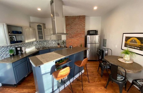 Mount Auburn Condo | 424 LH - All · Huge Downtown Retreat - Downtown/Over the Rhine