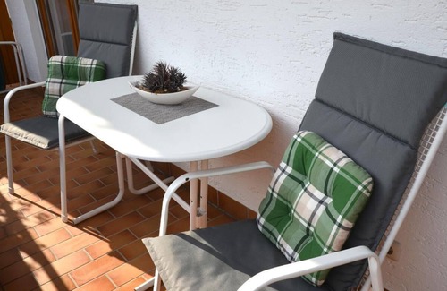 Silberberg Apartment | 42qm große, gemütlich eingerichtete FeWo mit eigenem Balkon