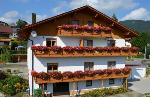 Silberberg Apartment | 42qm große, gemütlich eingerichtete FeWo mit eigenem Balkon