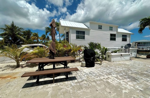 Cudjoe Key RV Rental | 430 Empty RV Lot with 35' Seawall