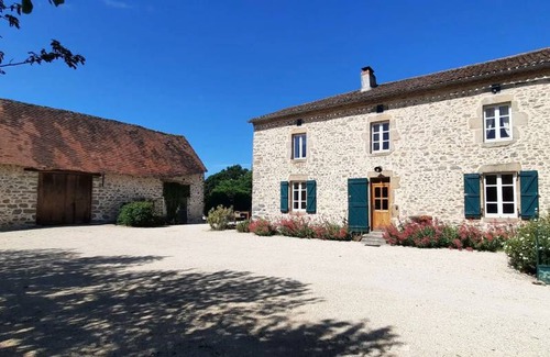 Dompierre-les-Eglises House | 430 m² House ∙ 6 bedrooms ∙ 18 guests
