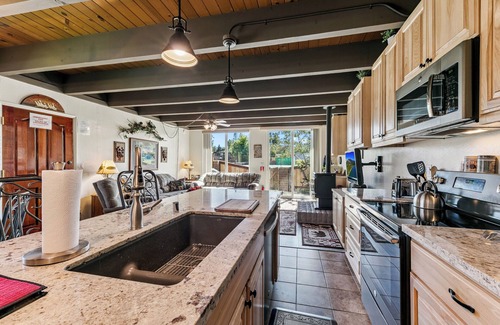 Tahoe Keys Condo | 439AW Tahoe Keys Studio Perfect Couples Get Away