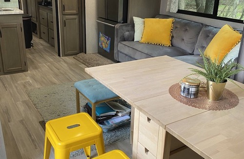 Willis House | 43ft Chic & Cozy RV in country w/pool+spa in Lake Conroe/Willis