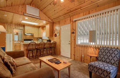 North Wawona Cabin | (43R) Edna's Hearts Desire at The Redwoods In Yosemite