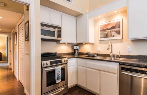 Channel Islands House | 4431GB Mandalay Bay Boat Dock & Views Home