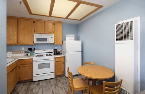 Oceano Condo | 444 Pier Ave. #302: 1 BR, 1 BA in Oceano, Sleeps 4