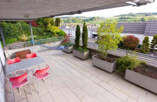 Dietikon District Apartment | 45 m² Apartment ∙ 2 bedrooms ∙ 4 guests