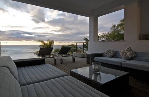 Almunecar Villa | 450 m² Villa ∙ 4 bedrooms ∙ 7 guests