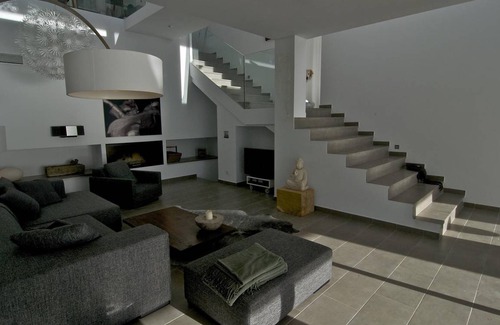 Almunecar Villa | 450 m² Villa ∙ 4 bedrooms ∙ 7 guests