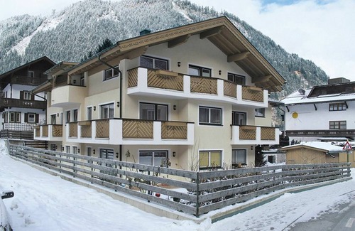 Mayrhofen Apartment | 48 m² Apartment ∙ 2 bedrooms ∙ 4 guests