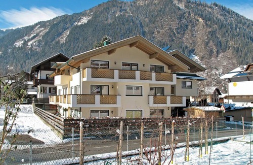 Mayrhofen Apartment | 48 m² Apartment ∙ 2 bedrooms ∙ 4 guests