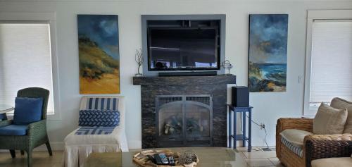 San Simeon House | 4812 Windsor Bl.