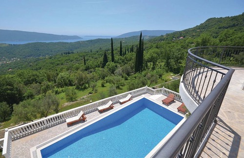 Sasovici House | 490 m² House ∙ 6 bedrooms ∙ 12 guests