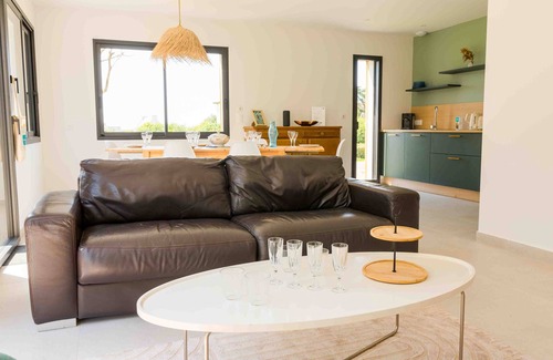 Trevignon House | 490m from the beach, new house for 8