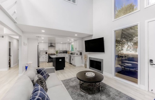 Menlo Park House | 497-Upscale Home w/AC & Patio near Meta & Stanford