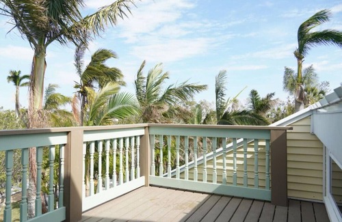 Palmetto House | 498) Massive Beach house on the Intercoastal!