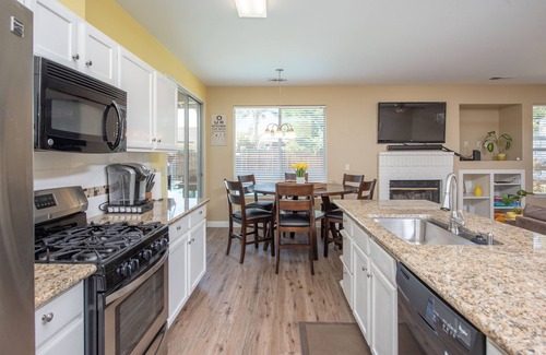 Roosevelt House | 4bd 2 ba Home with Pool Near Airport and Hwys