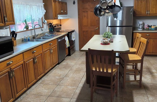 Lake Forest Estates House | 4bd 2b (10 Beds) Very spaciousn+Arcade+nature+stargazing