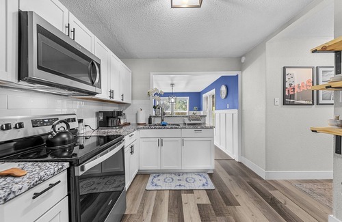 Temple House | 4bd/2ba~1mi from Baylor Scott & White ~Restaurants