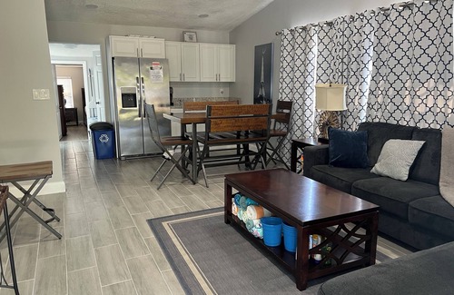 Central Fort Lauderdale House | 4BD/2BA Fort Lauderdale getaway w/WiFi and AC. Only few miles from beach