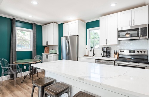 Rock Hill Other | 4bd/3bth Combined Cape Cod & Cottage | 5 Min to RH