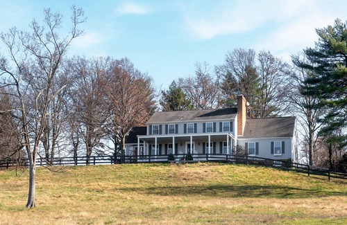 The Plains House | 4BD Estate In The Plains~Horse & Wine Country