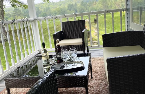 Weston Cottage | 4bdrm Cottage central to year round fun w/fireplace