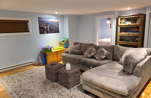 Wentworth-Nord House | 4BED/2BATH/Jacuzzi Family Lakeside Cottage