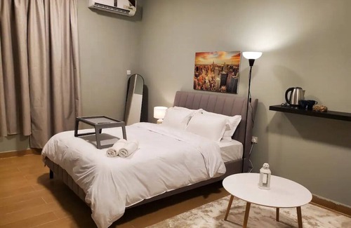 Sheikh Zayed Road Villa | 4Bed Burj khalifa view with Jacuzzi Villa in Dubai