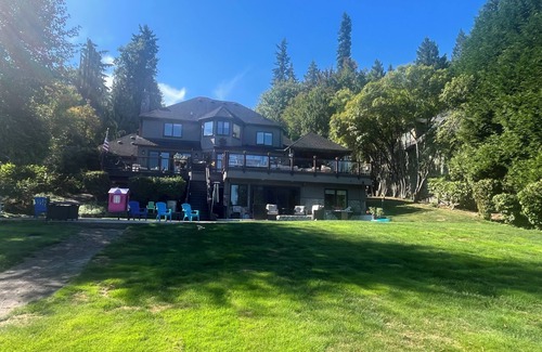 Kenmore House | 4bedroom house with large yard on the water, 2 decks, hot tub. Animals welcome.