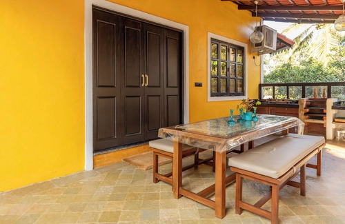 Chikhli Villa | 4BHK Heritage Villa w/Private Pool a perfect hideout - SorrisoDoSol