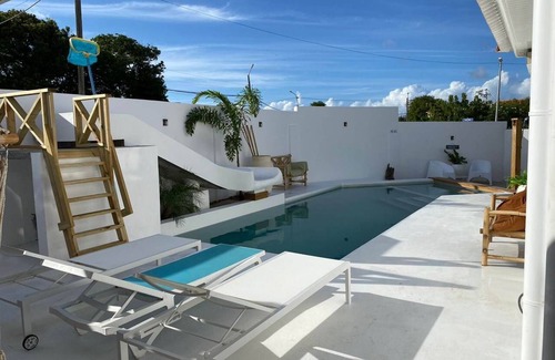 Cas Grandi Apartment | 4BlessingsCuracao studio on the ground-floor, pool, playground, close to beaches