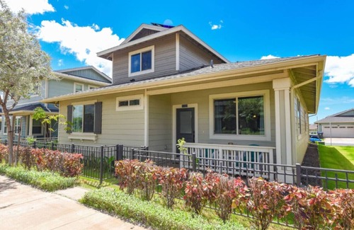 Ewa Apartment | 4BR/2.5BA New Build | Pool | W/D | Garage | Park