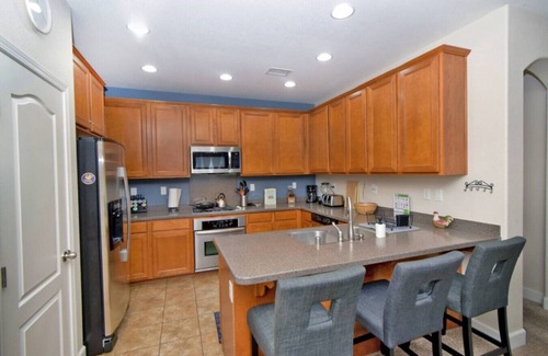 Reno House | 4BR, 20 min to Lake Tahoe & Reno, King Bed, Garage